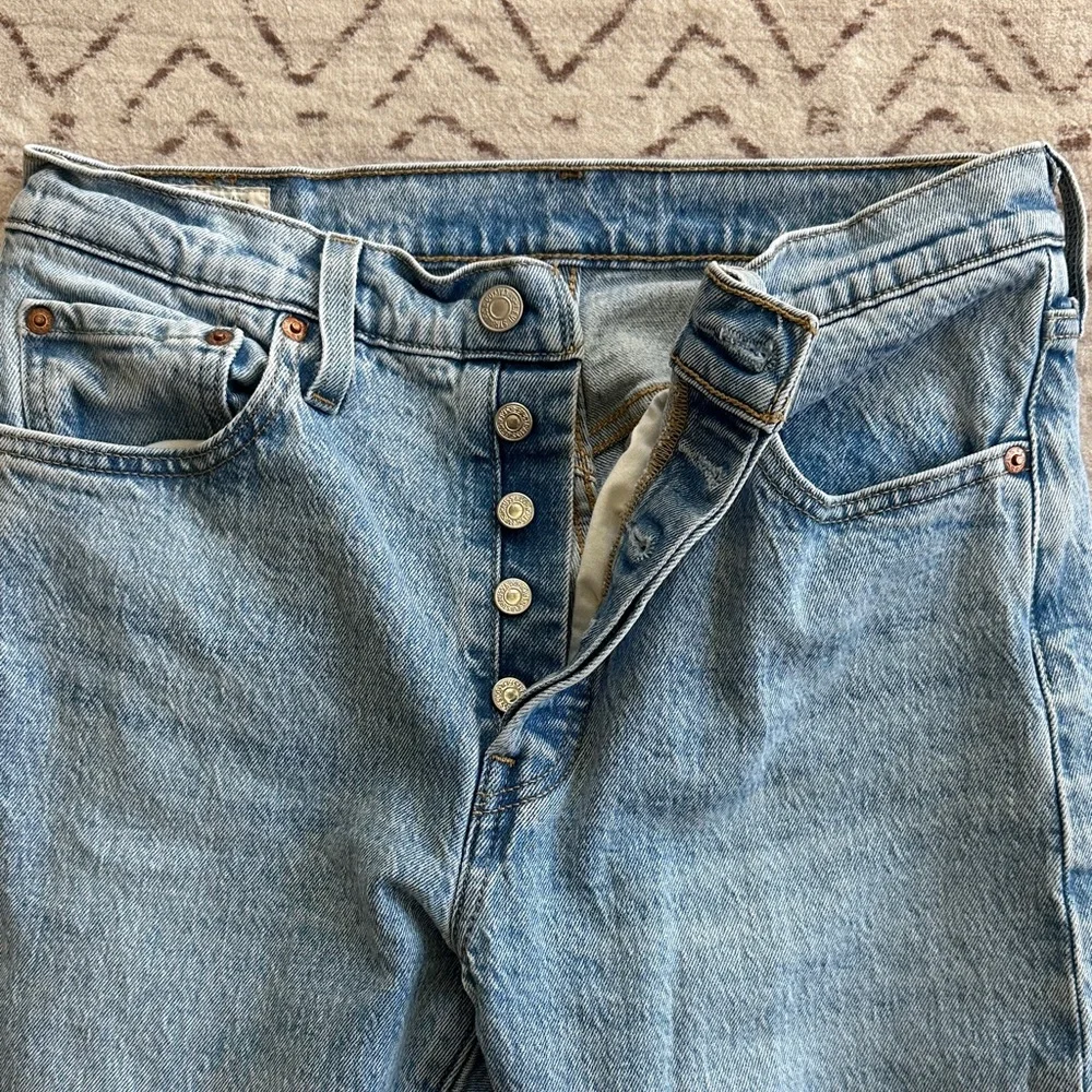 Levi's Light Blue Straight Leg Jeans - Picture 2 of 2